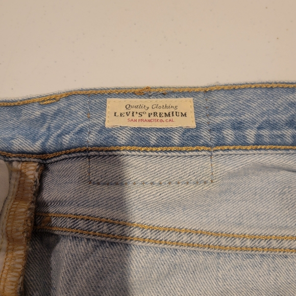 Levi's Denim Shorts -- Button Fly - Picture 4 of 5